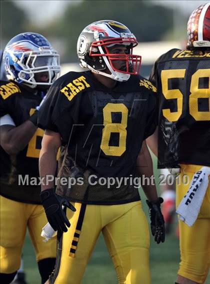 Thumbnail 2 in 605 All-Star Football Classic (East vs. West) photogallery.