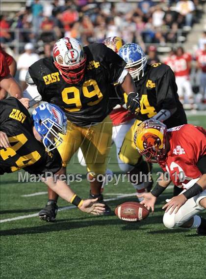 Thumbnail 1 in 605 All-Star Football Classic (East vs. West) photogallery.