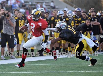Thumbnail 1 in 605 All-Star Football Classic (East vs. West) photogallery.