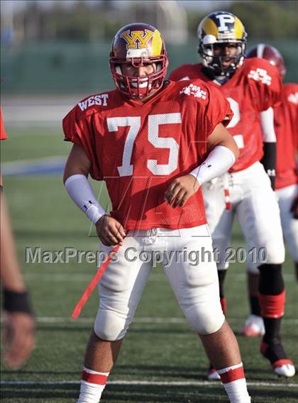 Thumbnail 1 in 605 All-Star Football Classic (East vs. West) photogallery.