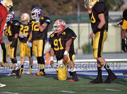 Thumbnail 2 in 605 All-Star Football Classic (East vs. West) photogallery.