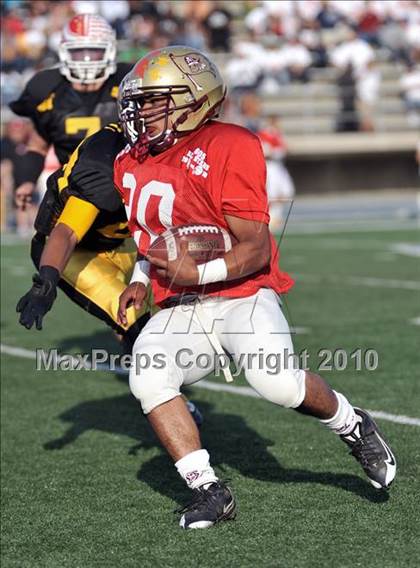 Thumbnail 2 in 605 All-Star Football Classic (East vs. West) photogallery.