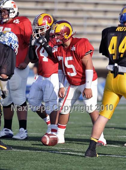 Thumbnail 3 in 605 All-Star Football Classic (East vs. West) photogallery.