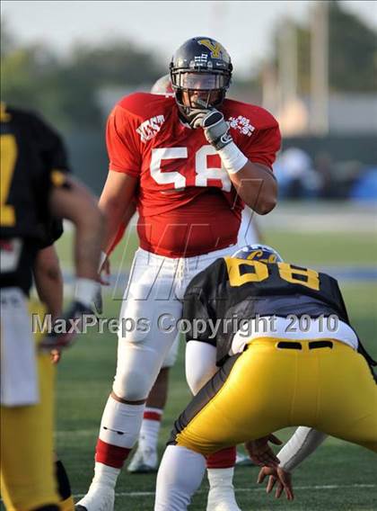 Thumbnail 3 in 605 All-Star Football Classic (East vs. West) photogallery.