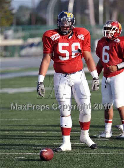 Thumbnail 2 in 605 All-Star Football Classic (East vs. West) photogallery.