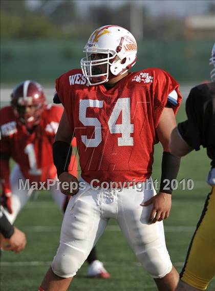 Thumbnail 3 in 605 All-Star Football Classic (East vs. West) photogallery.