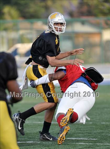 Thumbnail 1 in 605 All-Star Football Classic (East vs. West) photogallery.