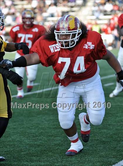 Thumbnail 1 in 605 All-Star Football Classic (East vs. West) photogallery.