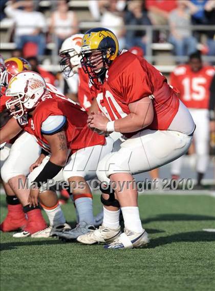 Thumbnail 3 in 605 All-Star Football Classic (East vs. West) photogallery.