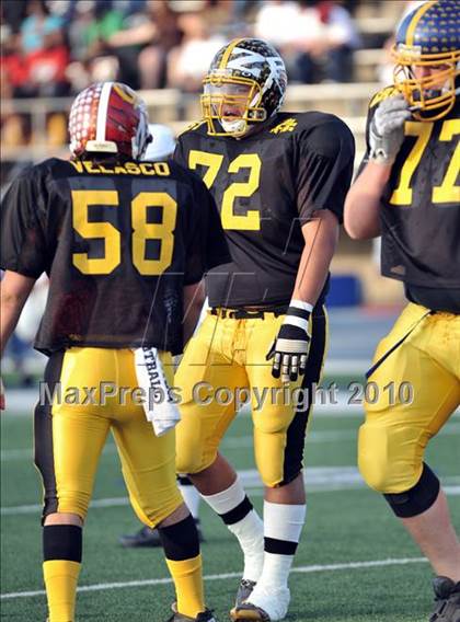 Thumbnail 1 in 605 All-Star Football Classic (East vs. West) photogallery.