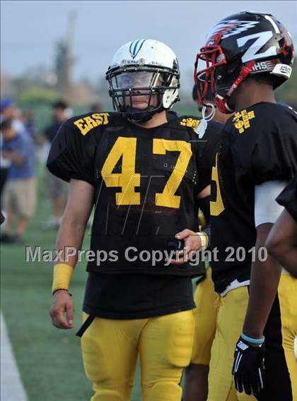 Thumbnail 3 in 605 All-Star Football Classic (East vs. West) photogallery.