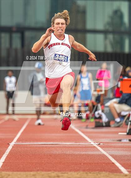 Thumbnail 1 in UIL Boys Track & Field Finals (Day 2) photogallery.