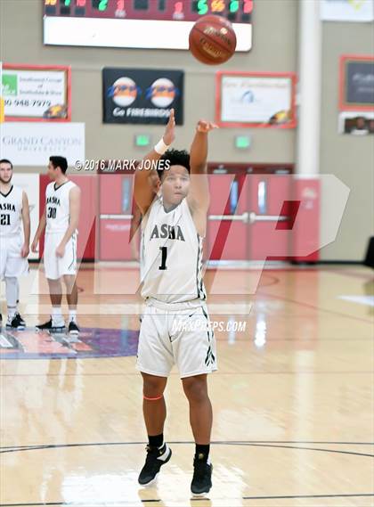 Thumbnail 1 in Moreau Catholic vs. Basha (Hoophall West Invitational) photogallery.