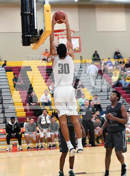 Thumbnail 1 in Moreau Catholic vs. Basha (Hoophall West Invitational) photogallery.