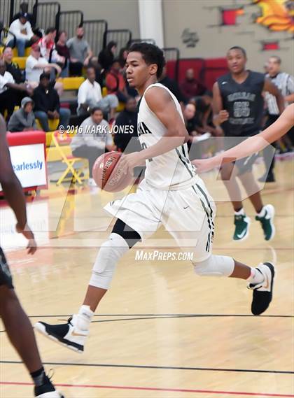 Thumbnail 2 in Moreau Catholic vs. Basha (Hoophall West Invitational) photogallery.