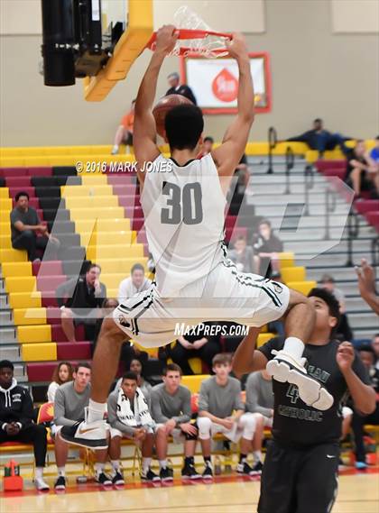 Thumbnail 3 in Moreau Catholic vs. Basha (Hoophall West Invitational) photogallery.