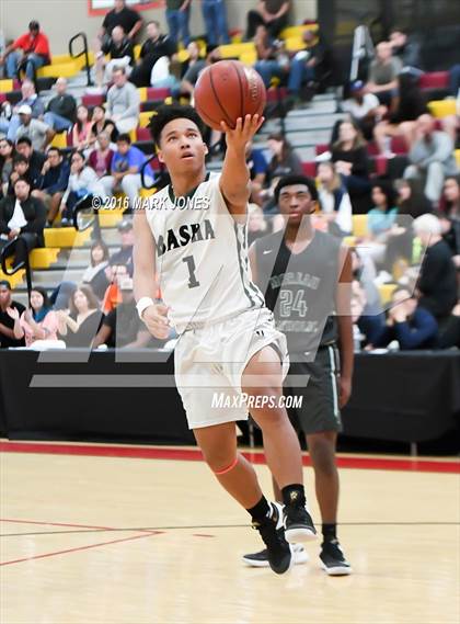 Thumbnail 2 in Moreau Catholic vs. Basha (Hoophall West Invitational) photogallery.