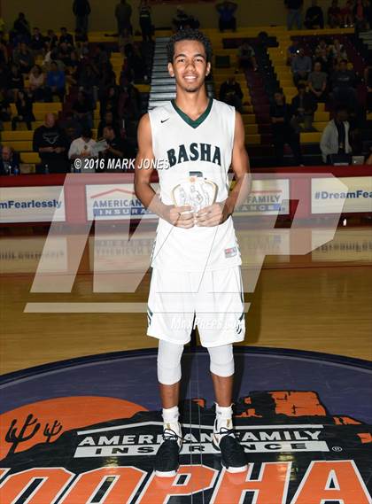 Thumbnail 3 in Moreau Catholic vs. Basha (Hoophall West Invitational) photogallery.