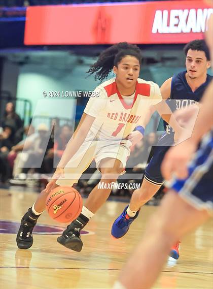 Thumbnail 1 in Alexander Hamilton vs. Dobbs Ferry (NYSPHSAA Section 1 Class B Semifinal) photogallery.