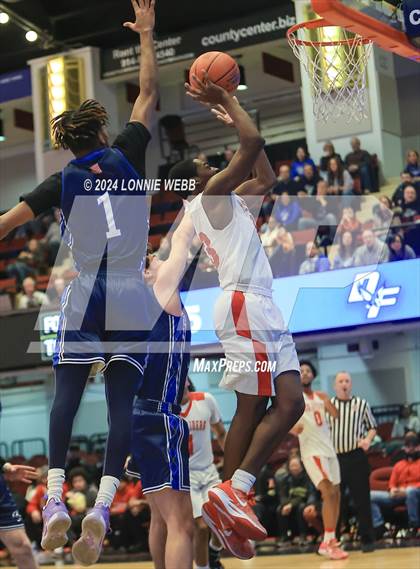 Thumbnail 2 in Alexander Hamilton vs. Dobbs Ferry (NYSPHSAA Section 1 Class B Semifinal) photogallery.