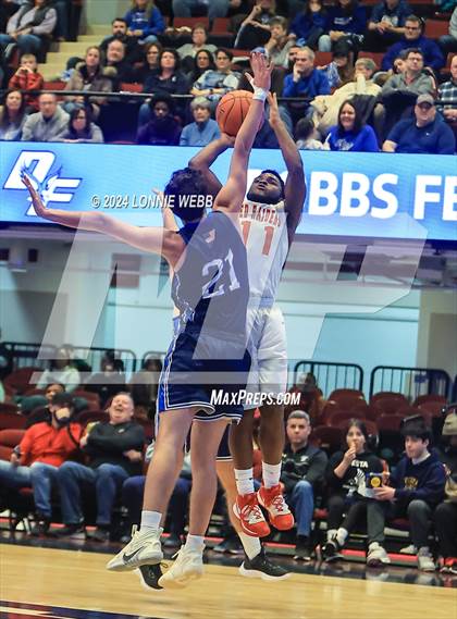 Thumbnail 1 in Alexander Hamilton vs. Dobbs Ferry (NYSPHSAA Section 1 Class B Semifinal) photogallery.