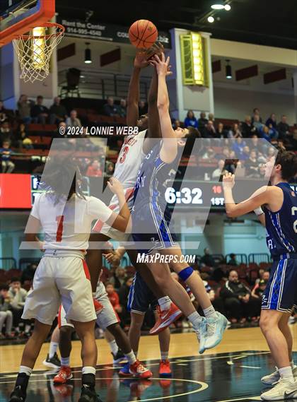 Thumbnail 3 in Alexander Hamilton vs. Dobbs Ferry (NYSPHSAA Section 1 Class B Semifinal) photogallery.