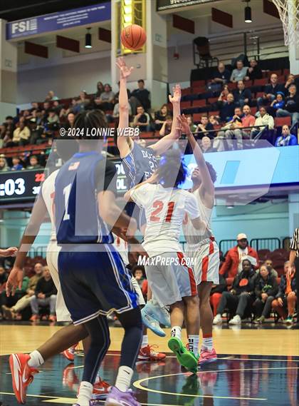 Thumbnail 2 in Alexander Hamilton vs. Dobbs Ferry (NYSPHSAA Section 1 Class B Semifinal) photogallery.