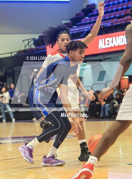 Thumbnail 2 in Alexander Hamilton vs. Dobbs Ferry (NYSPHSAA Section 1 Class B Semifinal) photogallery.