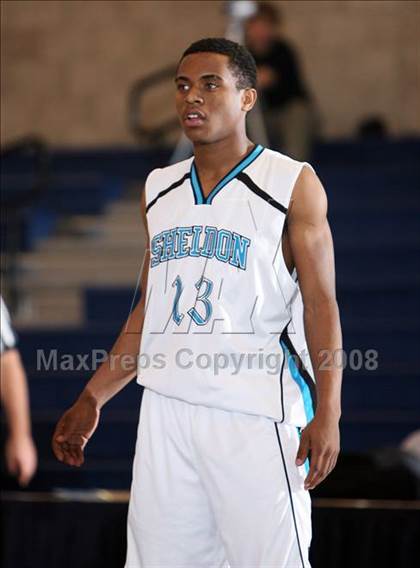 Thumbnail 3 in Sheldon vs Kentwood (Mission Prep Christmas Classic) photogallery.