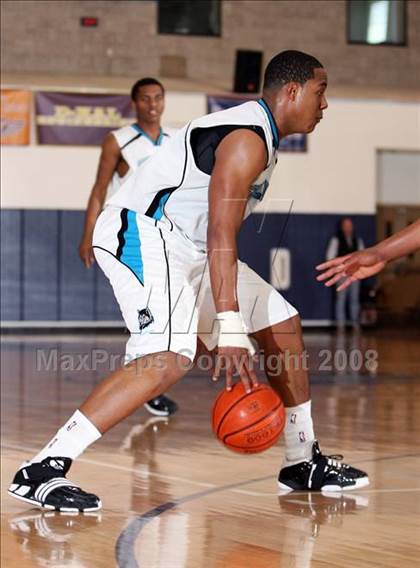Thumbnail 2 in Sheldon vs Kentwood (Mission Prep Christmas Classic) photogallery.