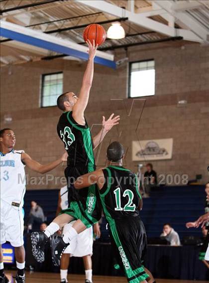Thumbnail 2 in Sheldon vs Kentwood (Mission Prep Christmas Classic) photogallery.