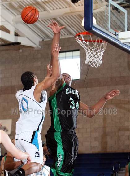 Thumbnail 3 in Sheldon vs Kentwood (Mission Prep Christmas Classic) photogallery.