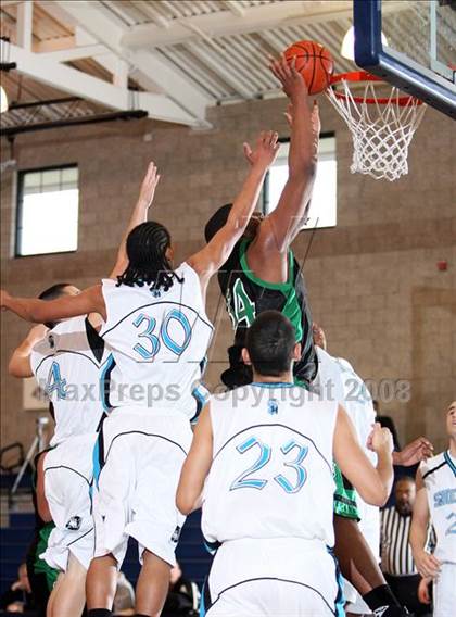 Thumbnail 2 in Sheldon vs Kentwood (Mission Prep Christmas Classic) photogallery.