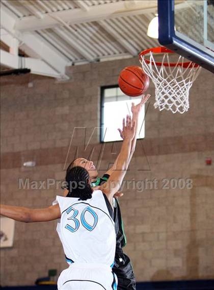 Thumbnail 3 in Sheldon vs Kentwood (Mission Prep Christmas Classic) photogallery.