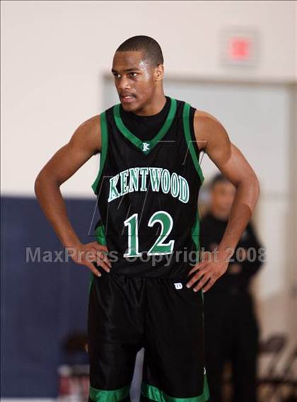 Thumbnail 2 in Sheldon vs Kentwood (Mission Prep Christmas Classic) photogallery.