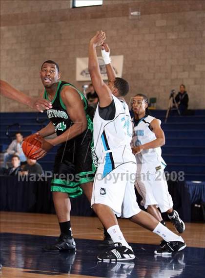Thumbnail 2 in Sheldon vs Kentwood (Mission Prep Christmas Classic) photogallery.