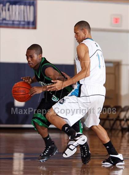 Thumbnail 3 in Sheldon vs Kentwood (Mission Prep Christmas Classic) photogallery.