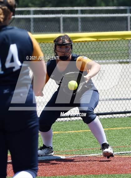 Thumbnail 1 in Williamsville North vs. Victor photogallery.