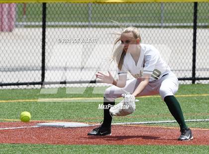 Thumbnail 2 in Williamsville North vs. Victor photogallery.