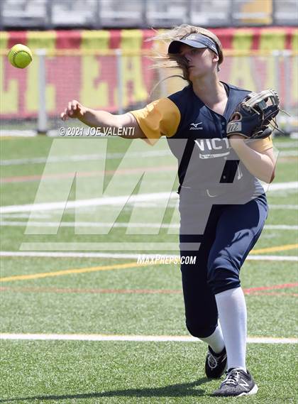 Thumbnail 1 in Williamsville North vs. Victor photogallery.