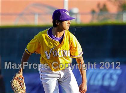 Thumbnail 1 in Alemany @ Valencia photogallery.