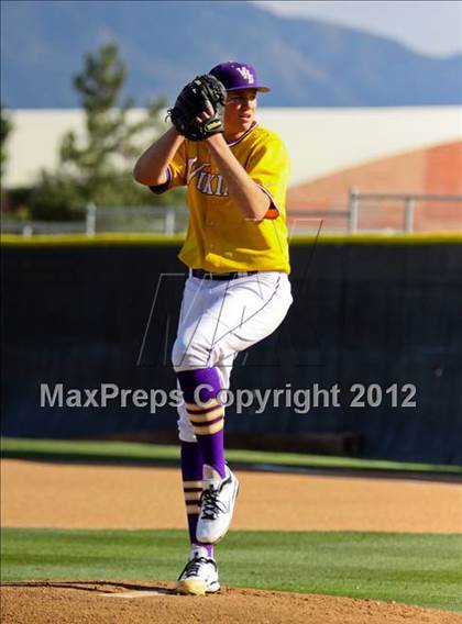 Thumbnail 1 in Alemany @ Valencia photogallery.