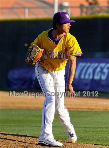 Thumbnail 1 in Alemany @ Valencia photogallery.