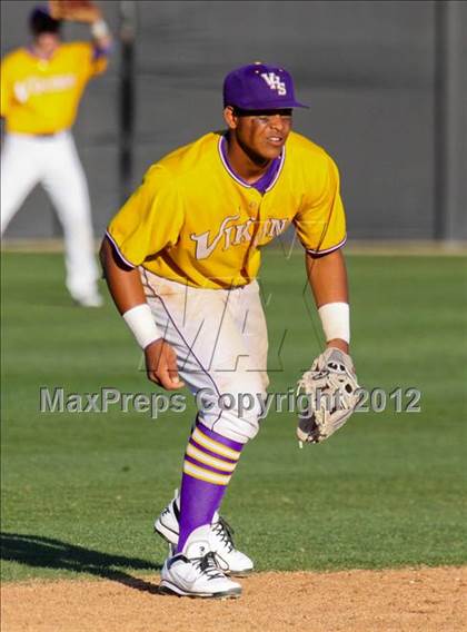 Thumbnail 1 in Alemany @ Valencia photogallery.