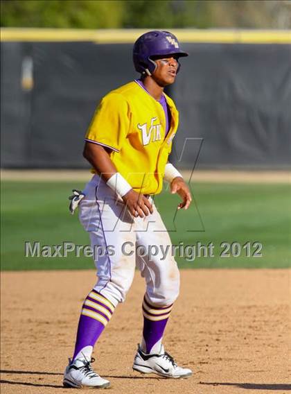 Thumbnail 1 in Alemany @ Valencia photogallery.