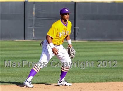 Thumbnail 1 in Alemany @ Valencia photogallery.