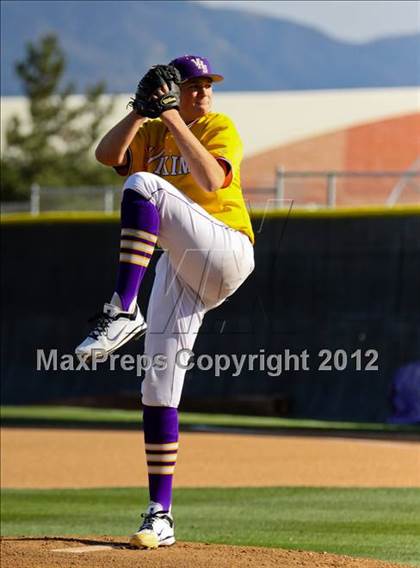 Thumbnail 1 in Alemany @ Valencia photogallery.
