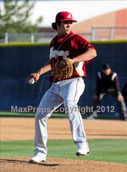 Thumbnail 1 in Alemany @ Valencia photogallery.