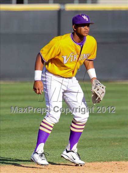 Thumbnail 1 in Alemany @ Valencia photogallery.