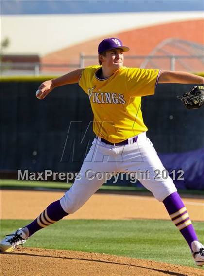 Thumbnail 2 in Alemany @ Valencia photogallery.